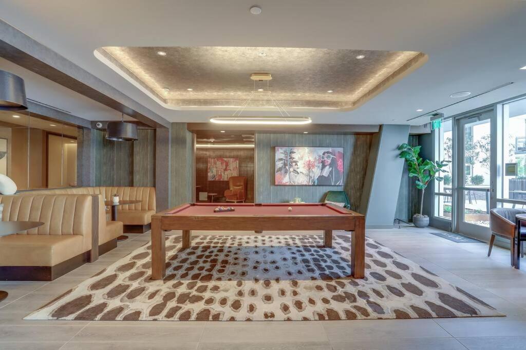 Stylish Condo At Clarendon With Rooftop Views Arlington Exterior foto