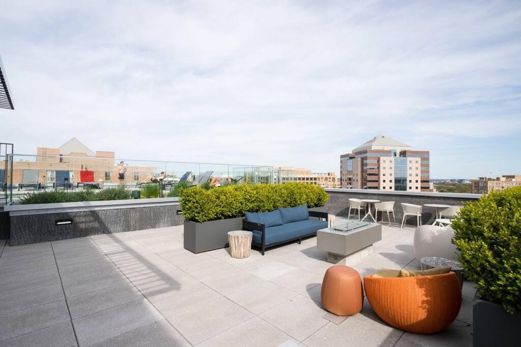 Stylish Condo At Clarendon With Rooftop Views Arlington Exterior foto